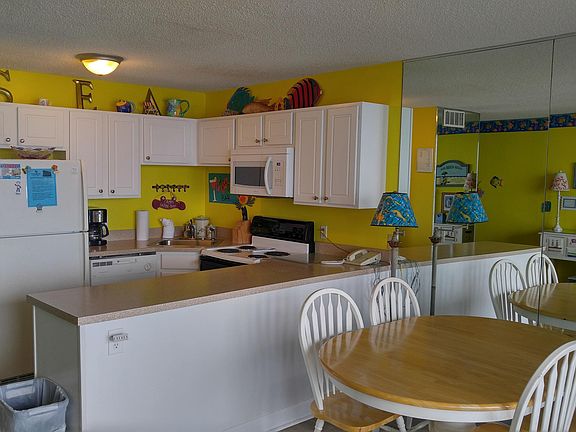 4th image of 1615 S Lake Park Boulevard #612