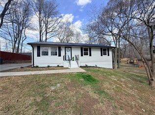 2305 Wilcox Dr, Greensboro, NC 27405