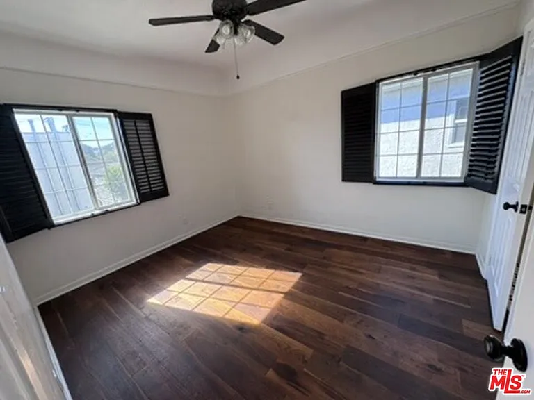 1425 S Curson Ave — Photo 11