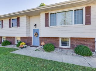 3907 Brookside Dr, Crown Point, IN 46307