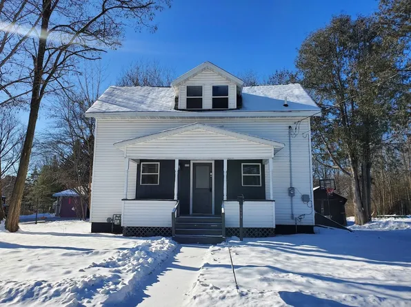 111 N 12th St, Clintonville, WI 54929