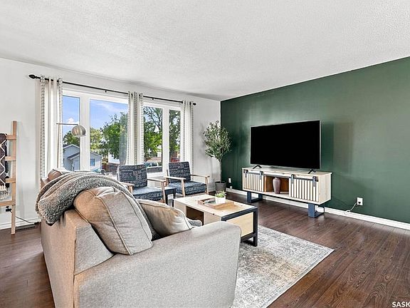 4th image of 1109 Lillooet STREET W