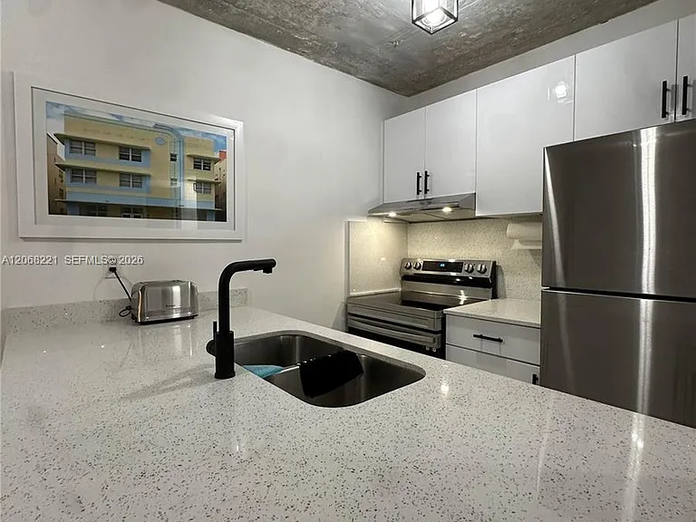 190 NW 69th St #6 — Photo 14
