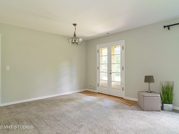 5th image of 230 N Forest Ct