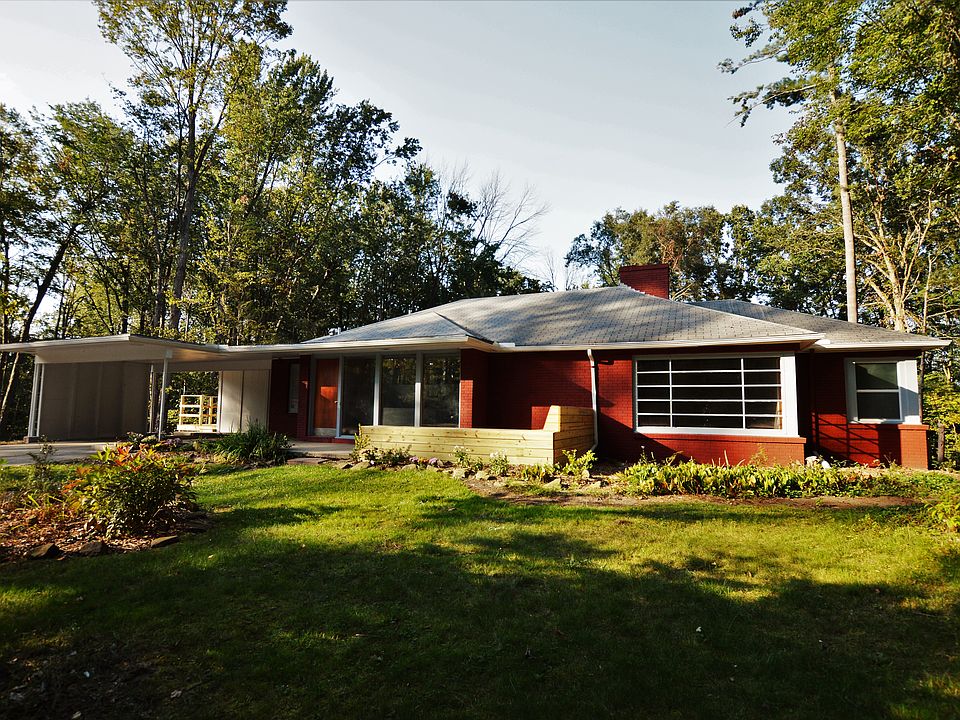 1st image of 2424 Pinehurst Ct