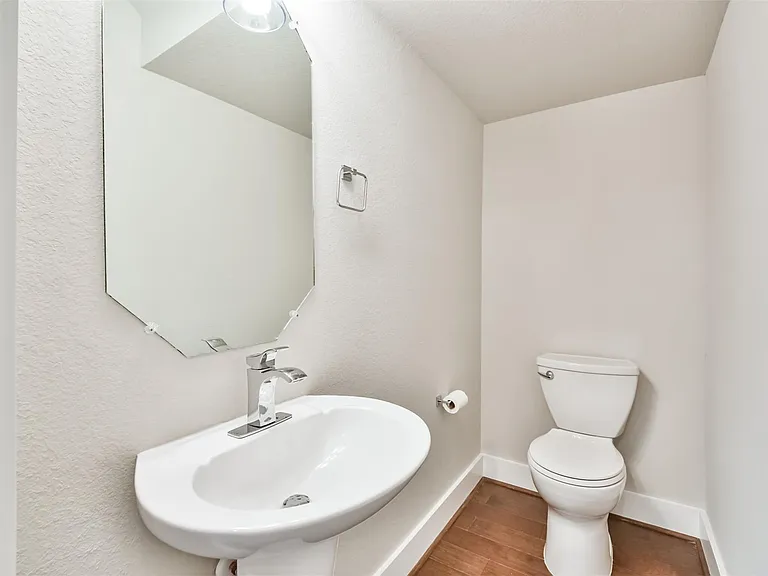 810 Mansfield St — Photo 25