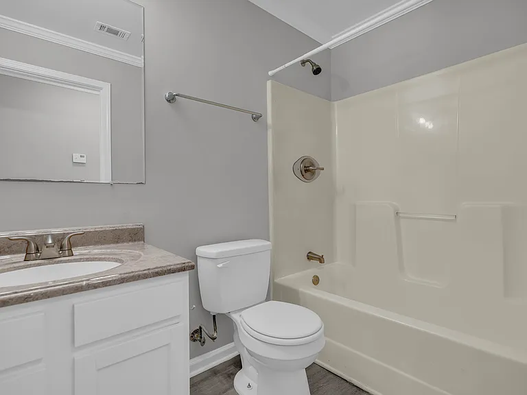 1040 Thomasville Estates Way SE — Photo 8