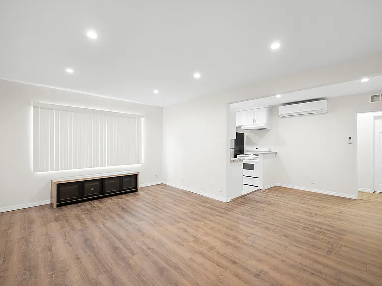 10204 Tujunga Canyon Blvd #2 — Photo 6