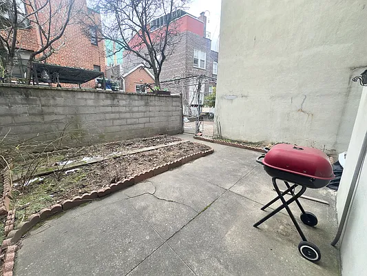 Rented by Bouklis Group | media 5