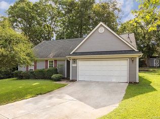 2725 Haversham Ct, Charlotte, NC 28216