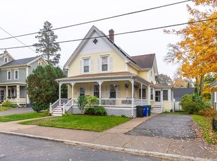 8 Grove St, Attleboro, MA 02703