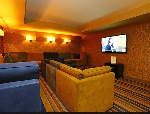 Rented by The Durst Organization | media 12