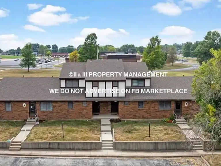 1107 Jeff Cir — Photo 2