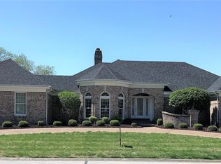 882 Whitmoor Dr, Weldon Spring, MO 63304