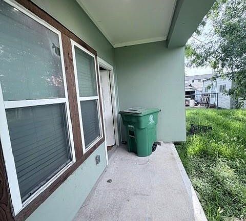 3rd image of 905 Prosper St