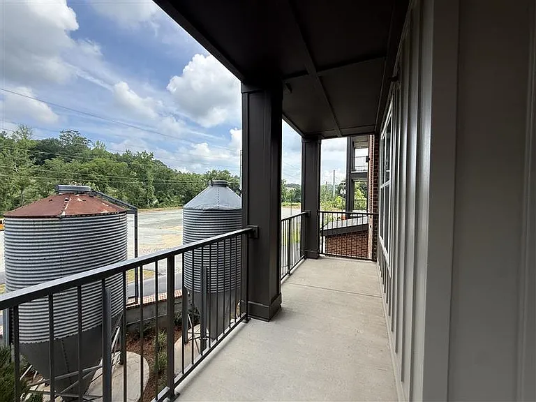 District on the Etowah Apartments — Photo 895