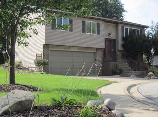 24W485 Seabrook Ct, Naperville, IL 60540