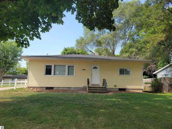 1916 Stockman Rd, Mount Pleasant, MI 48858