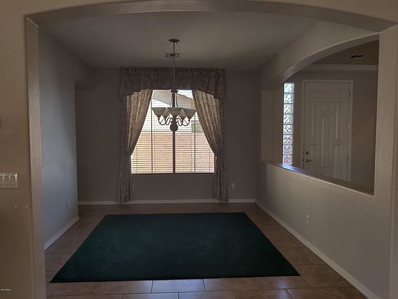 4th image of 3111 E Horseshoe Dr