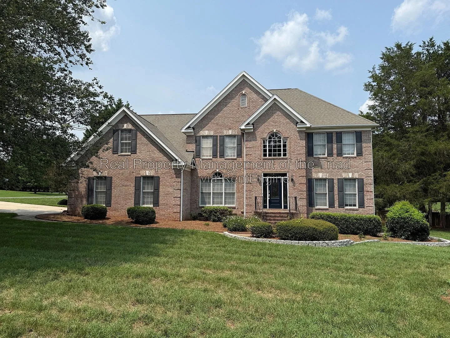 4 bed, 3.0 bath, 3850 sqft, $3,450 — Photo 1