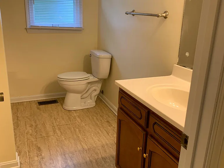 323 Hill St — Photo 7