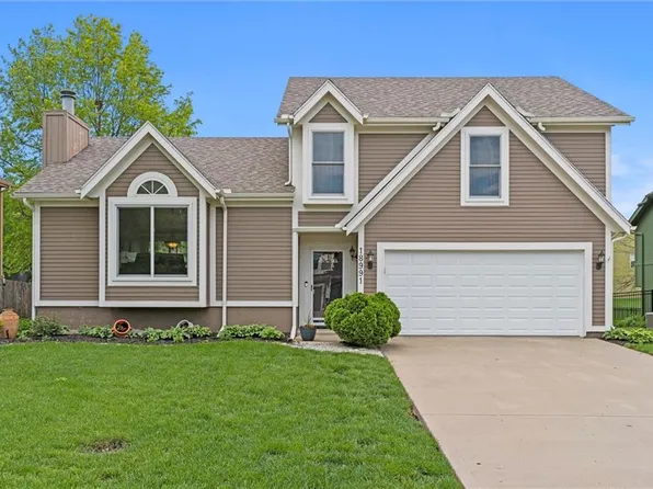 18991 W 160th Ct, Olathe, KS 66062