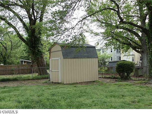 3rd image of 2722 Garland Ave
