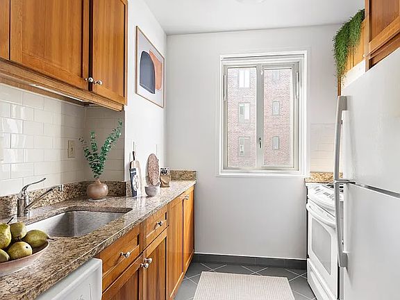 3rd image of 281 Avenue C Loop #4-F