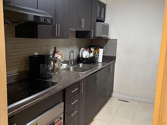 4th image of 301 Washburn Way #40