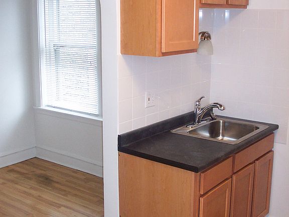4th image of 6341 N Greenview Ave #2F