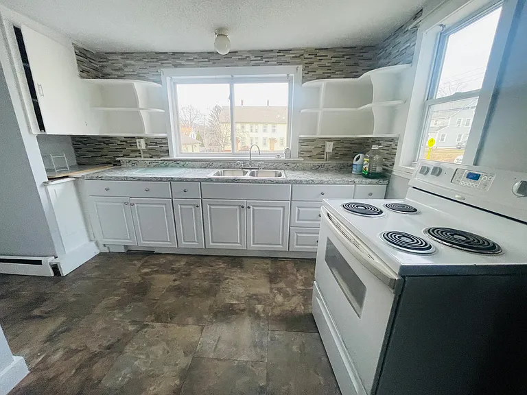 97 Wells St #2 — Photo 1