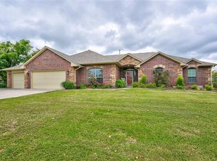 7213 Ridge Manor Ln, Oklahoma City, OK 73150