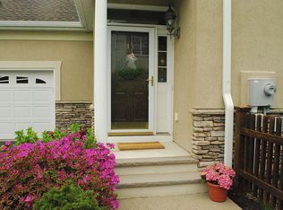 15 Drake Ln #32, Chester, NJ 07930