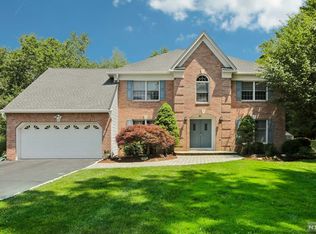 21 Knichel Rd, Mahwah, NJ 07430