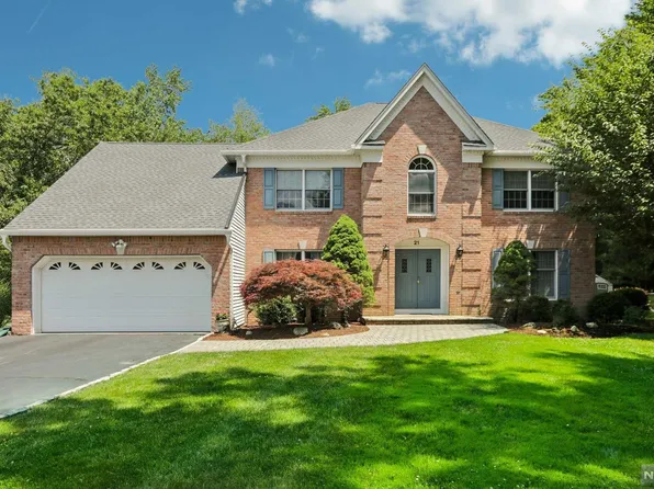 21 Knichel Rd, Mahwah, NJ 07430