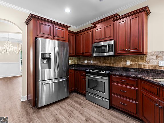 2nd image of 60 Rocky Bay Ln