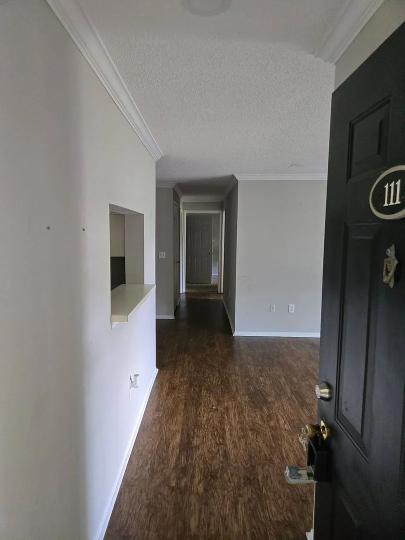 Hot Summer Move-In Special: $500 Off 1st Month's Rent — Photo 2