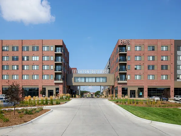 Flats At Leighton District
