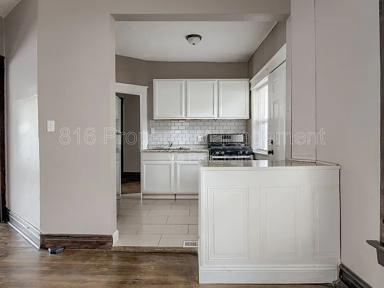 3233 Charlotte St #2S — Photo 23