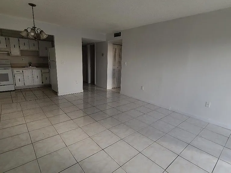8950 NE 8th Ave #503 — Photo 16