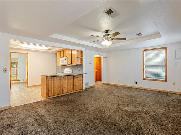 5th image of 308 Hallvale Dr