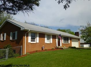 176 Hilltop Dr, Bridgeport, WV 26330