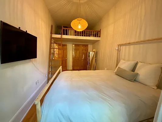 Rented by NY Living Solutions | media 27