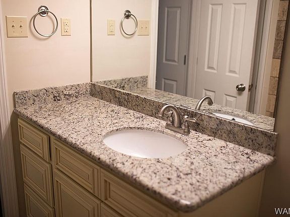 5th image of 619 15th Ave APT E