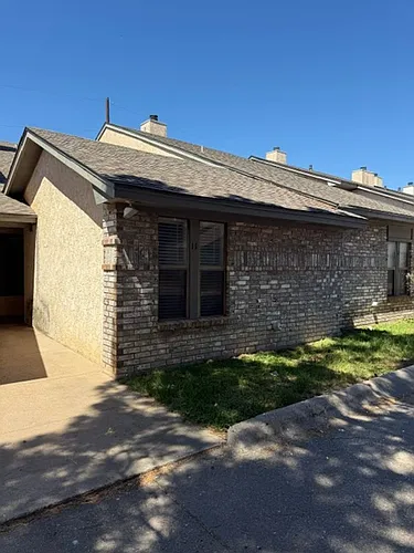 11 Crossroads Dr Photo 1