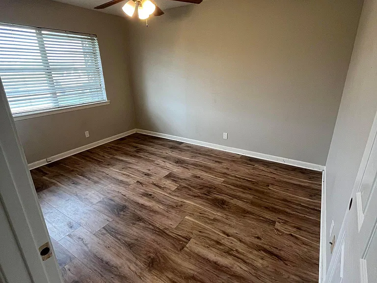 577 Eldridge Dr — Photo 9