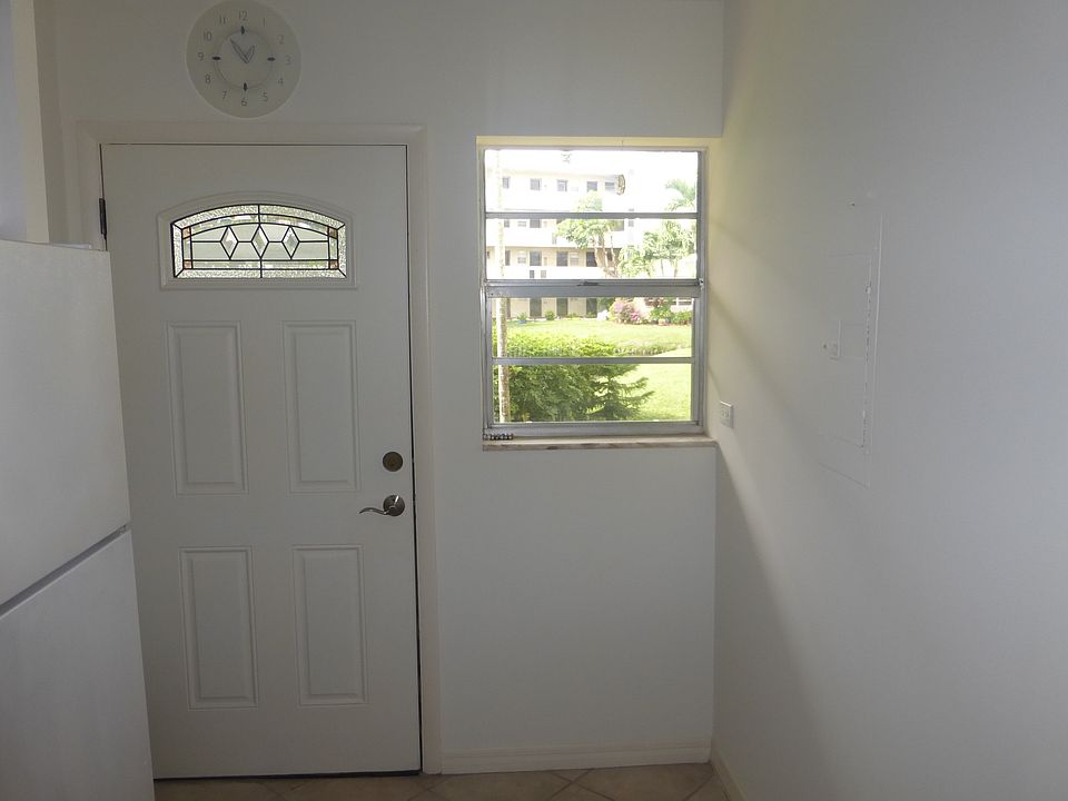 1st image of 1670 NE 191st St APT 111