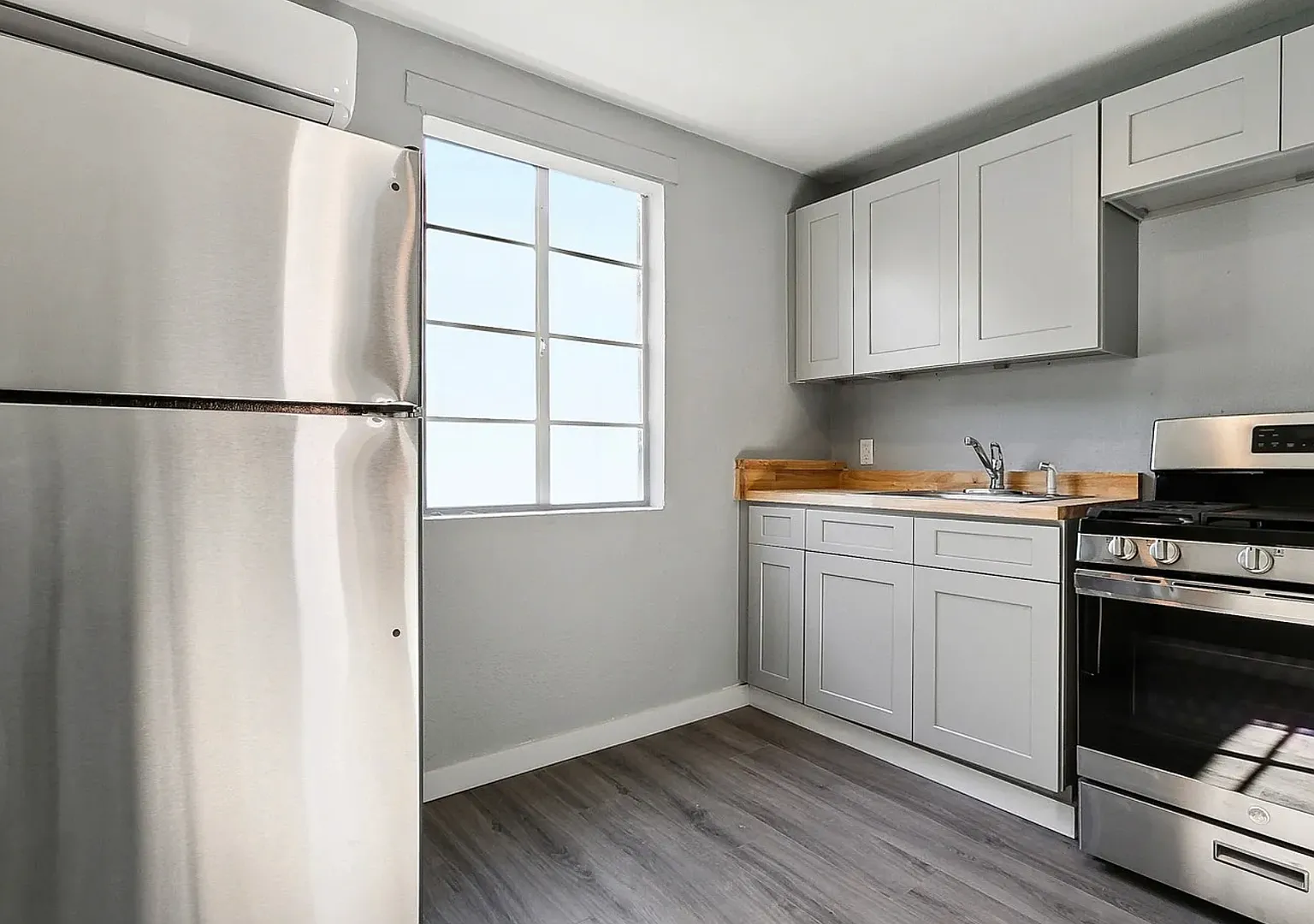 Studio for Rent! — Photo 1