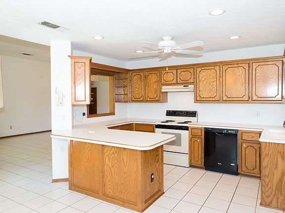 4th image of 3016 SW 125th St