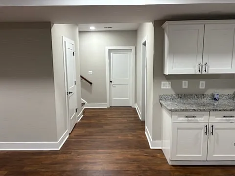 Taylor Dr — Photo 1